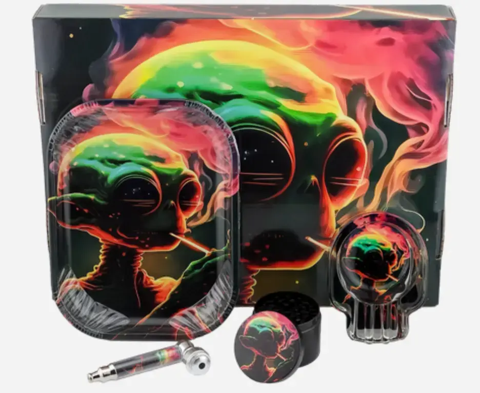 [T-1503-03] Smoking Kit Skull Ashtray 4-Piece kit (Design 3)