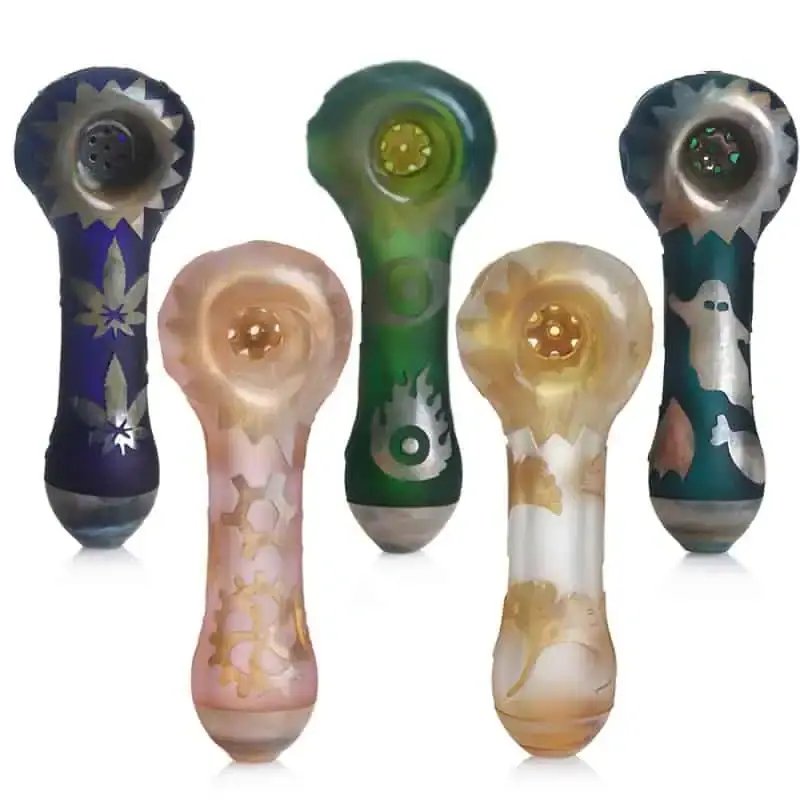 [Q-2421] HAND PIPE 4.3" 6 HOLE GLASS FILTER WITH CARVED DESIGN
